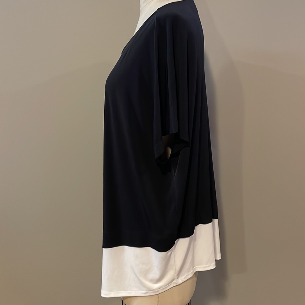 Chico’s asymmetrical black and white short sleeve blouse - Picture 3 of 6